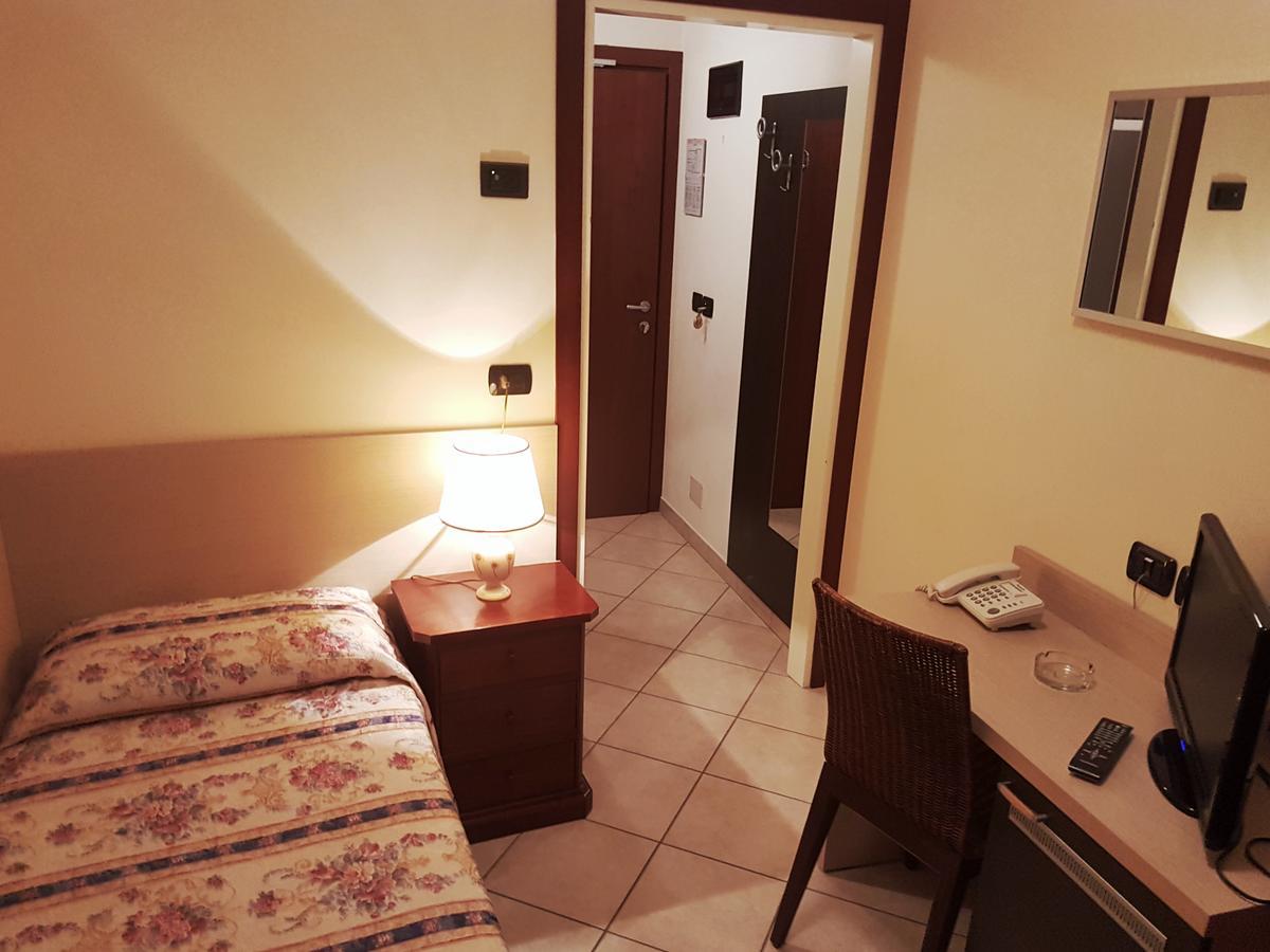 Hotel Bridge Bellaria – Igea Marina Kültér fotó